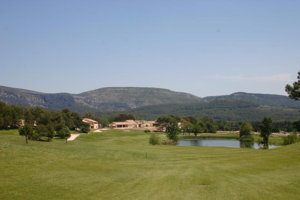 Madame Vacances Residence Provence Country Club Saumane-de-Vaucluse Bilik gambar
